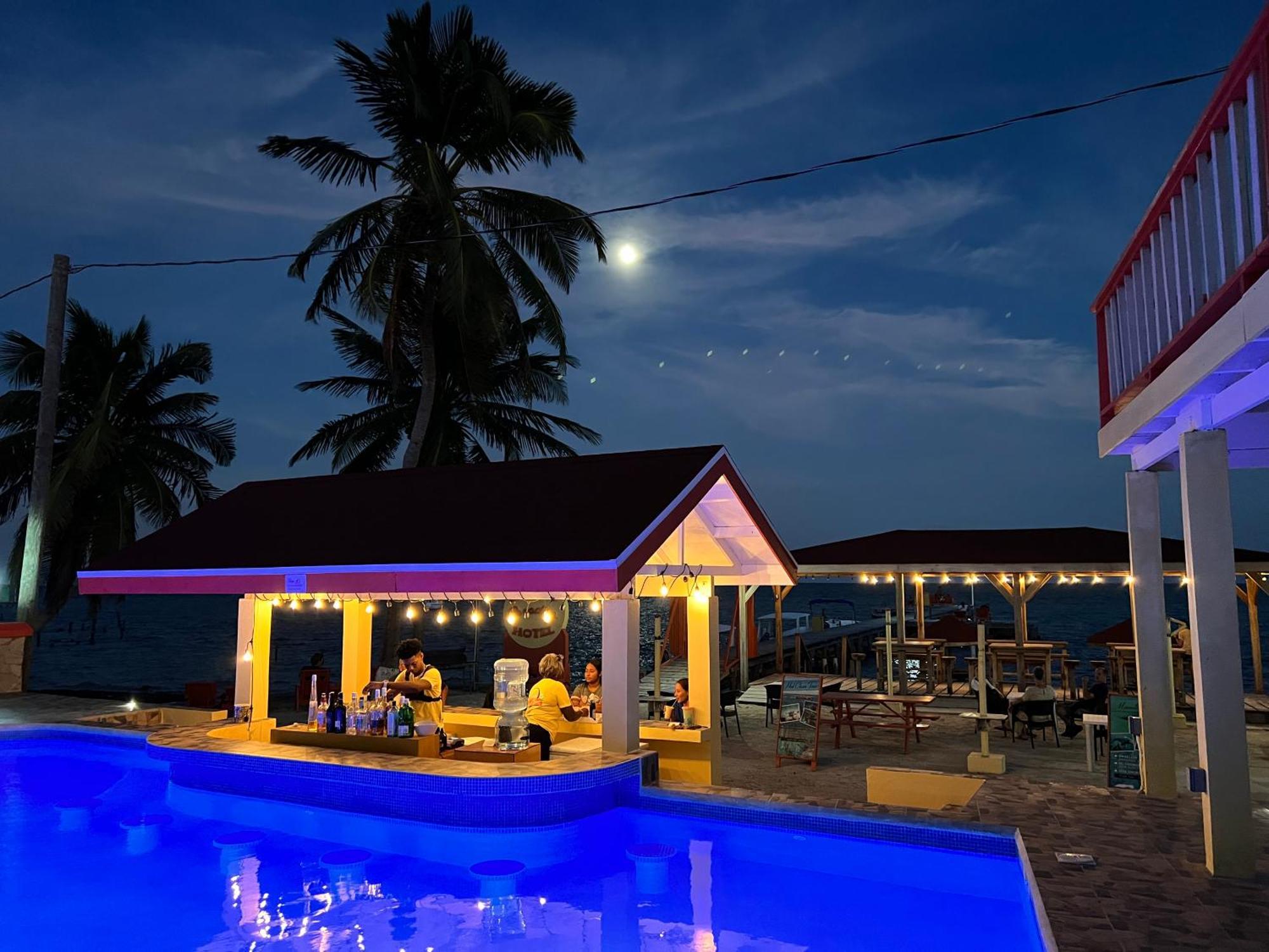 Tropical Paradise Express Caye Caulker Exterior foto